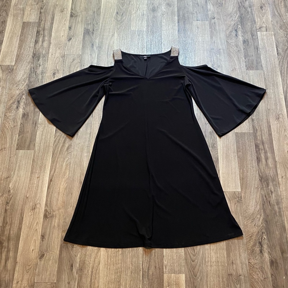 MSK Black Cold Shoulder Rhinestone Shift Dress Size Small Party Going Out